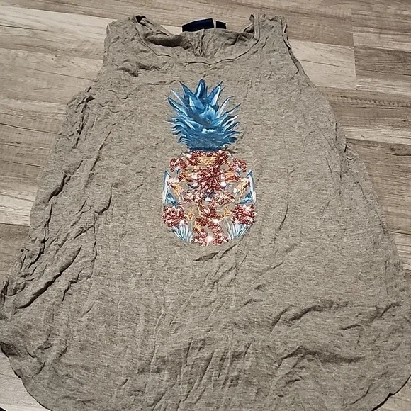 Pineapple tank top - Picture 1 of 2